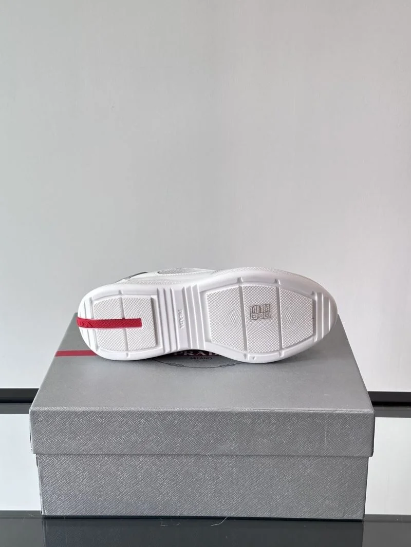 Practical Prada Low Shoes 35555