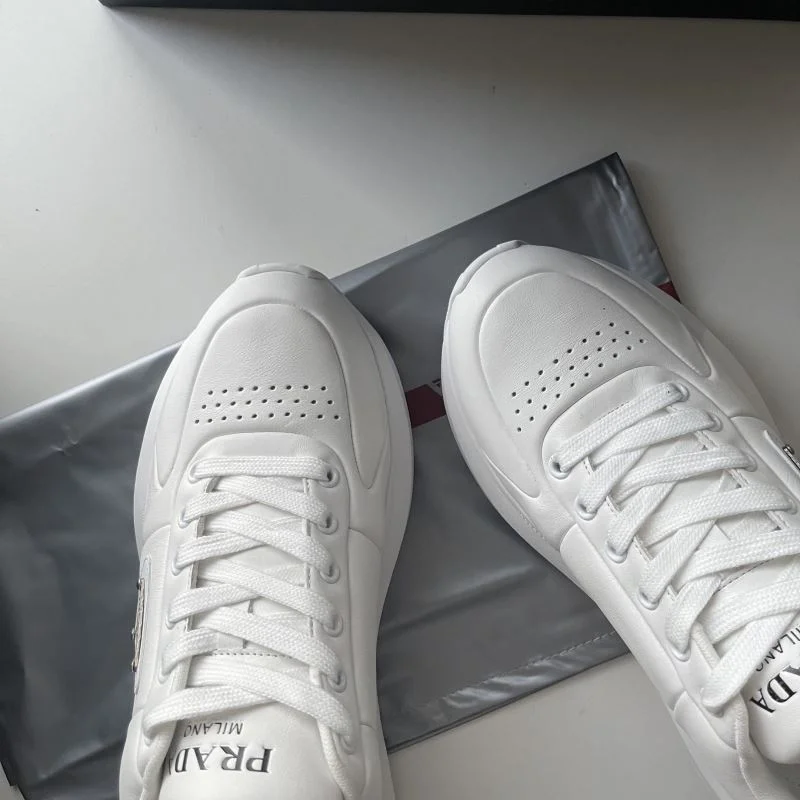 Prada Low Shoes ComfortFit 35563