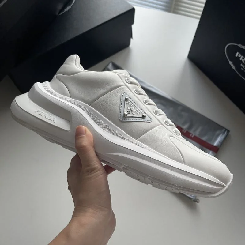 Prada Low Shoes ComfortFit 35563