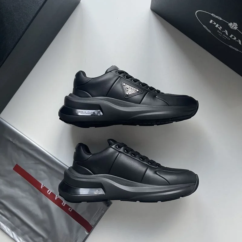 Prada Low Shoes Durable 35566