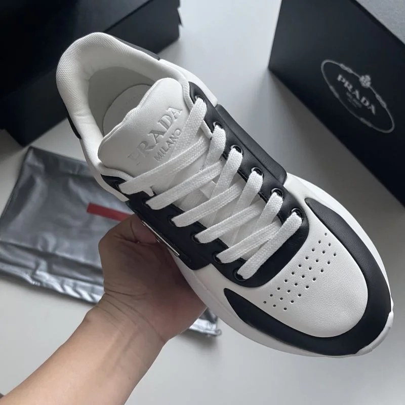 Attractive Prada Low Shoes 35554