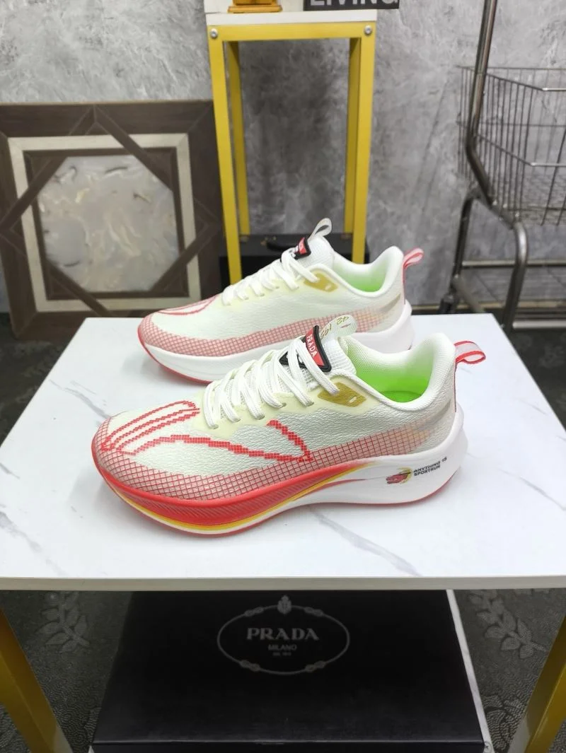 Durable Prada Low Shoes 35572