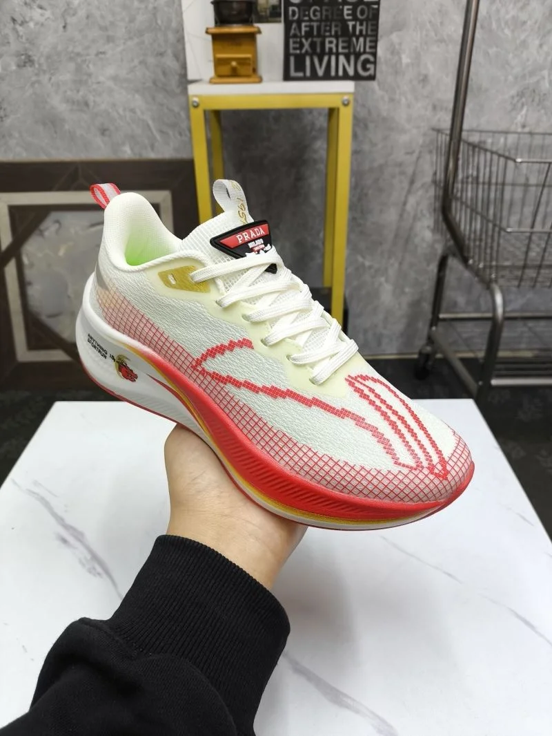 Durable Prada Low Shoes 35572