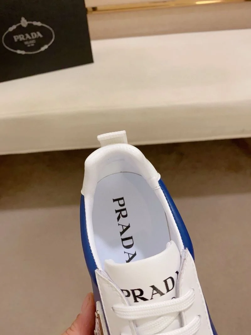 Prada Low Shoes ZipUp 35562