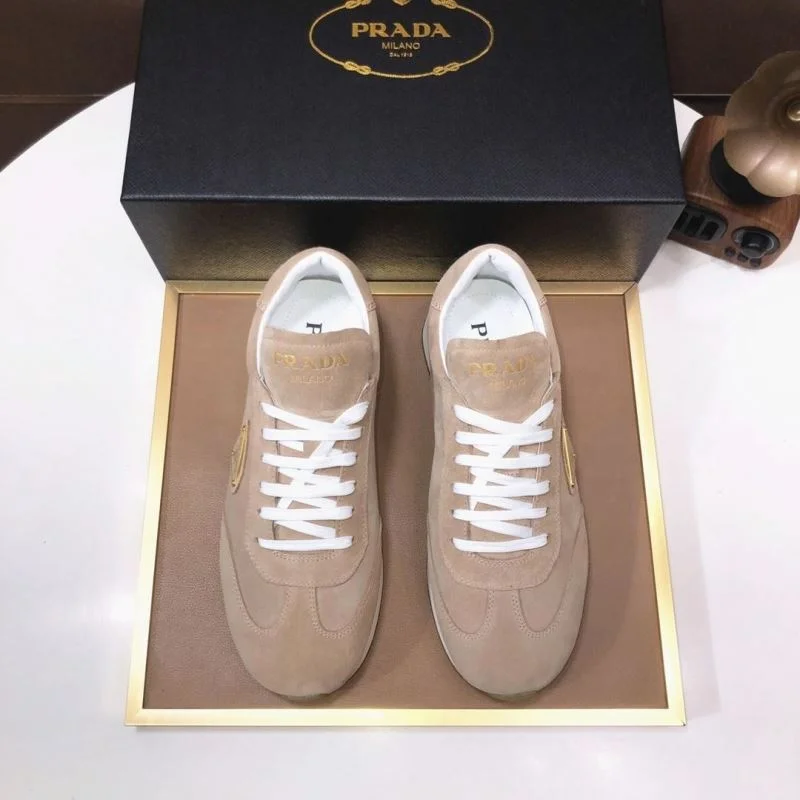 Durable Prada Low Shoes 35544