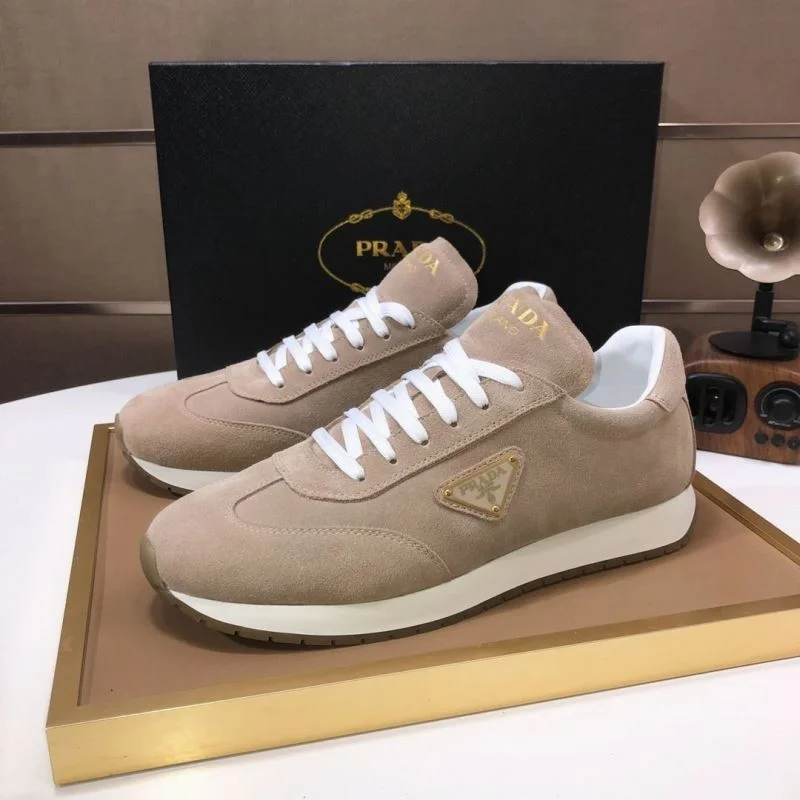 Durable Prada Low Shoes 35544