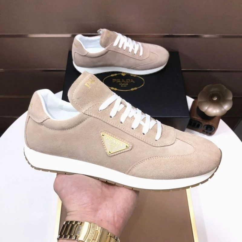Durable Prada Low Shoes 35544