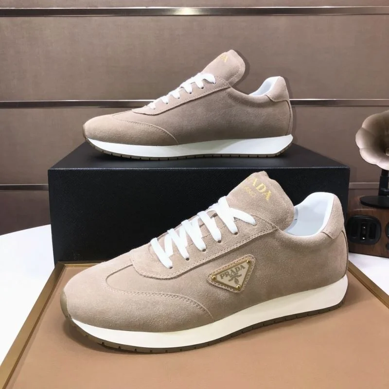 Durable Prada Low Shoes 35544
