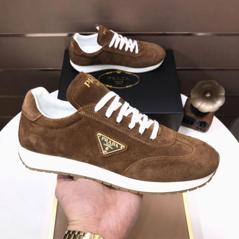 Flexible Prada Low Shoes 35547