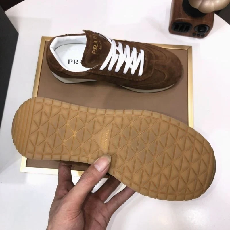 Flexible Prada Low Shoes 35547