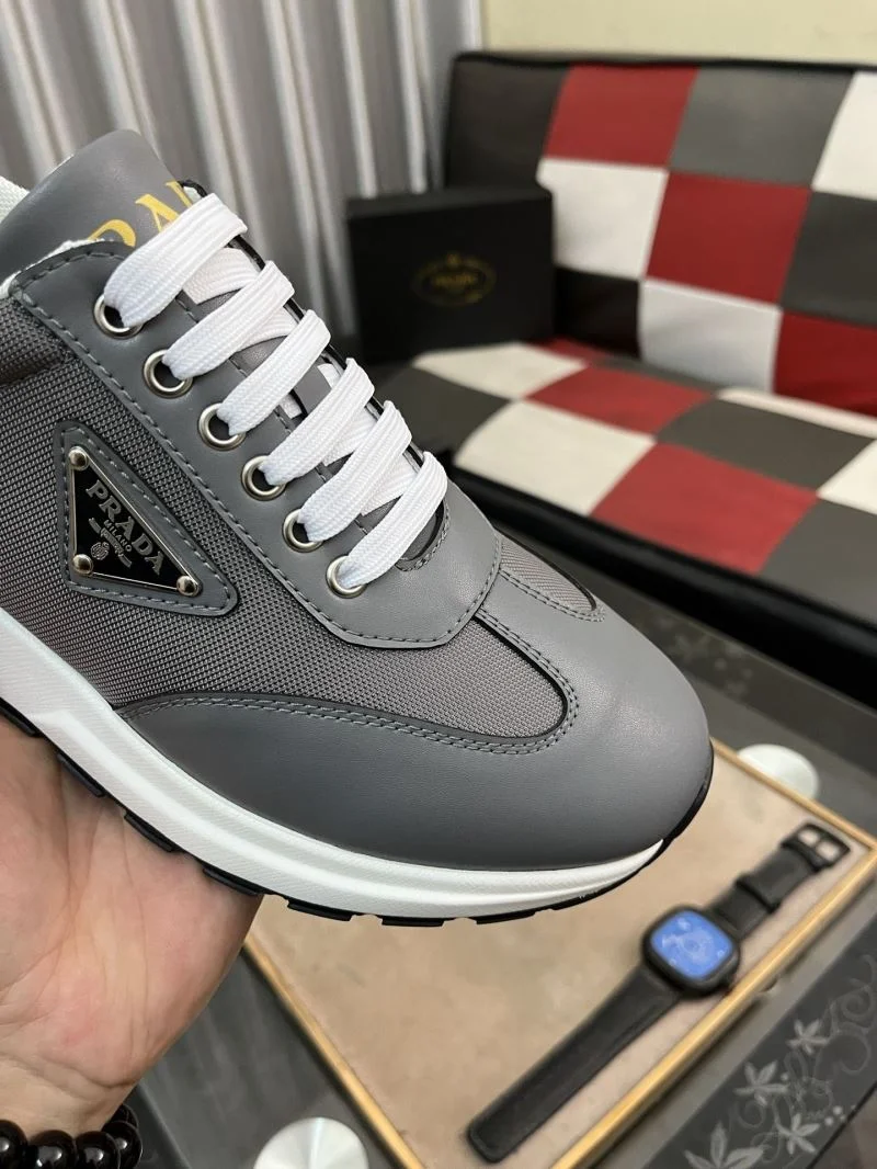Trendy Prada Low Shoes 35533