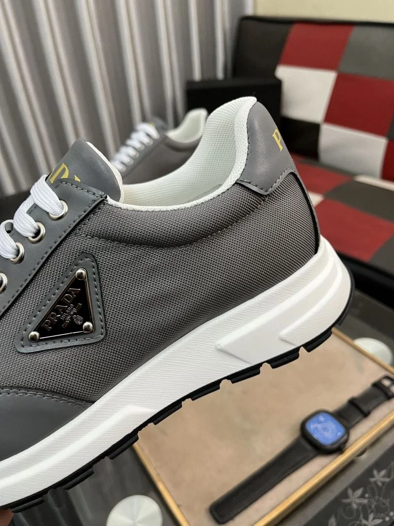 Trendy Prada Low Shoes 35533