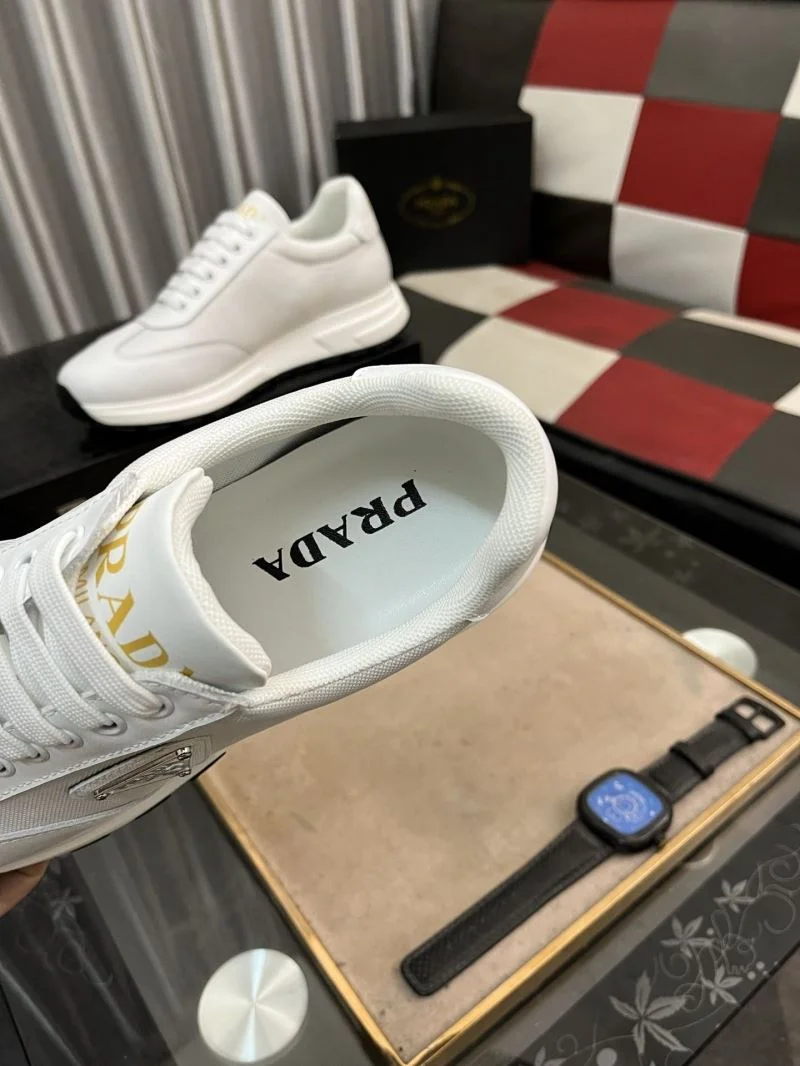 Prada Low Shoes Comfortable 35520