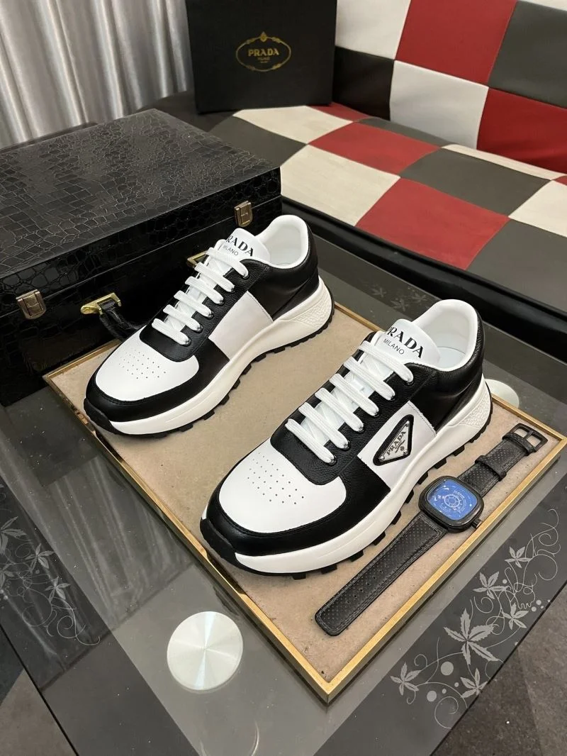 Durable Prada Low Shoes 35524