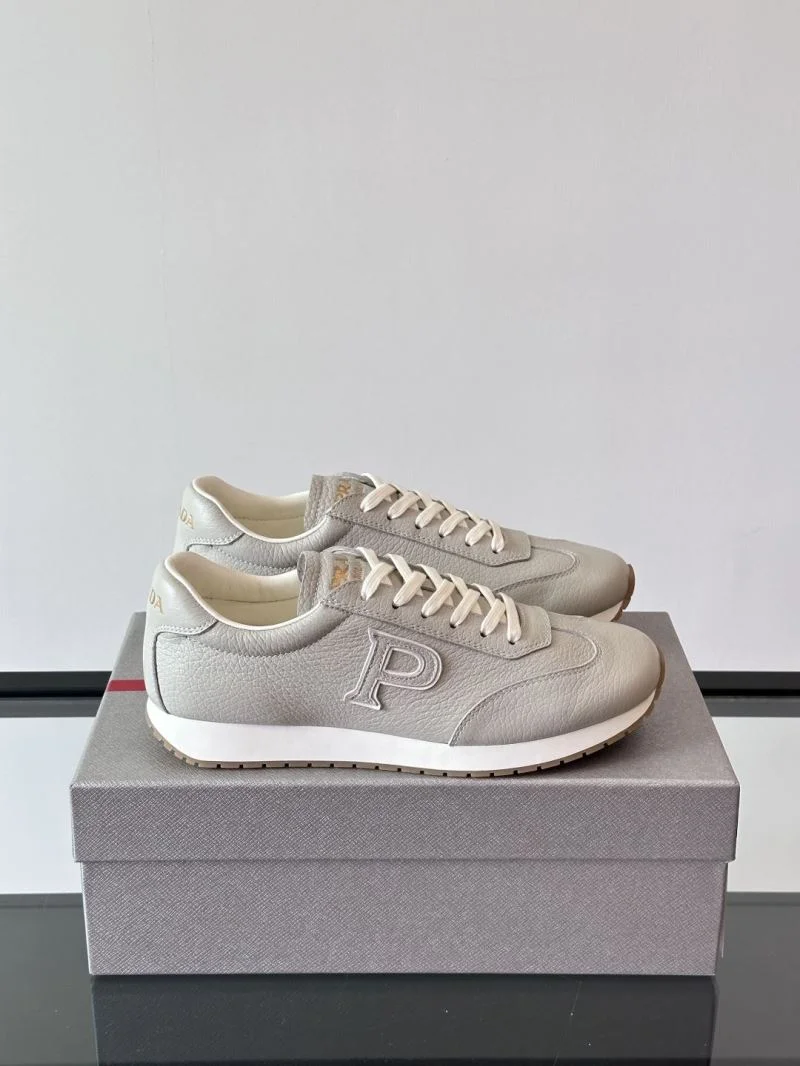 Comfortable Prada Low Shoes 35525
