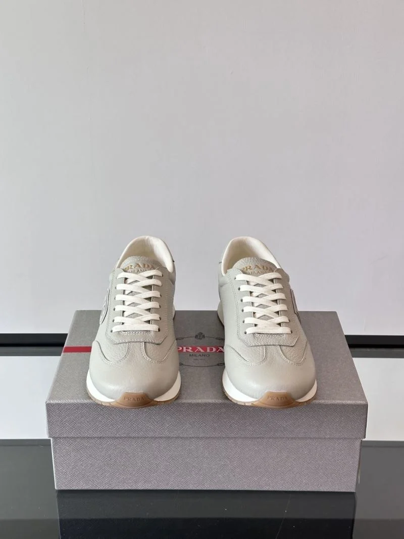 Comfortable Prada Low Shoes 35525