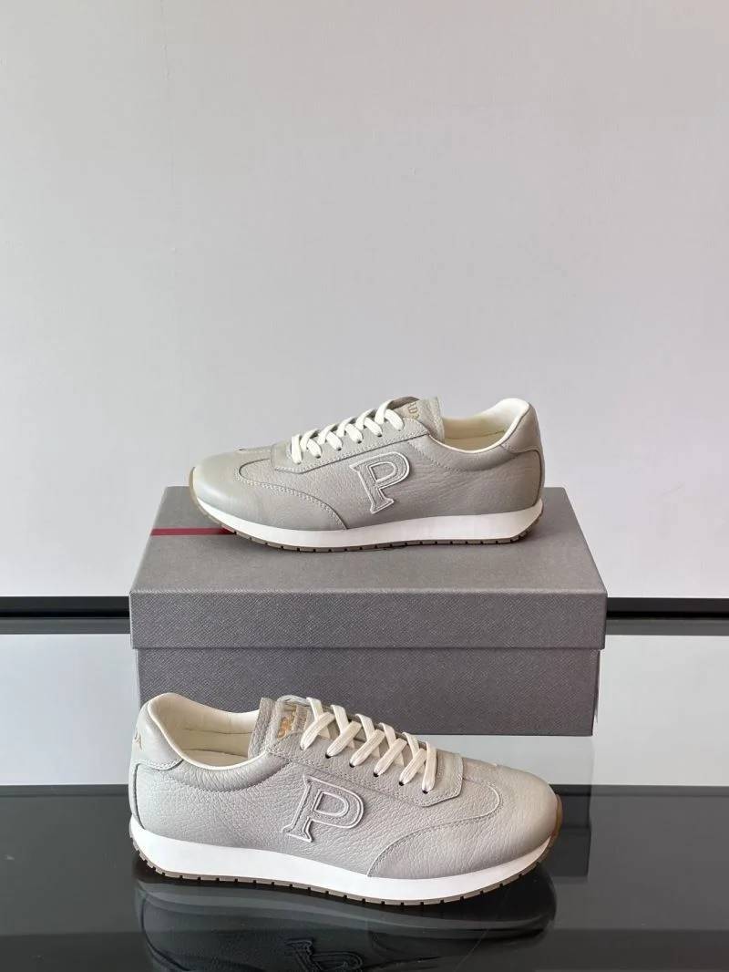 Comfortable Prada Low Shoes 35525
