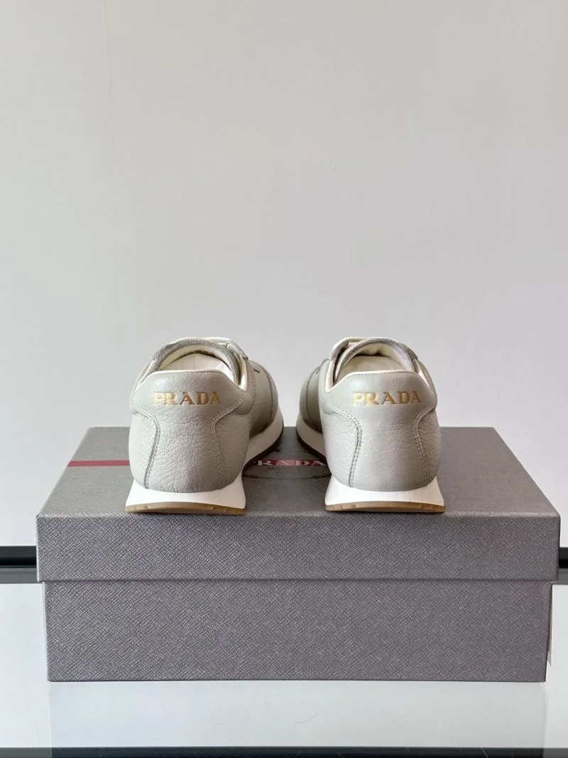 Comfortable Prada Low Shoes 35525