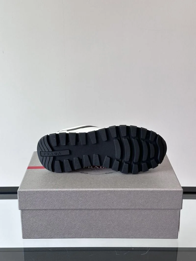Trendy Prada Low Shoes 35522