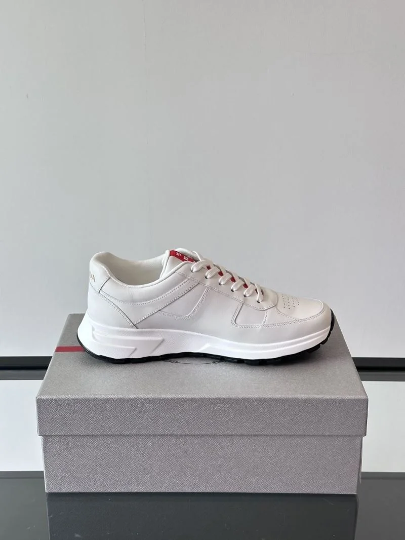 Original Prada Low Shoes 35526