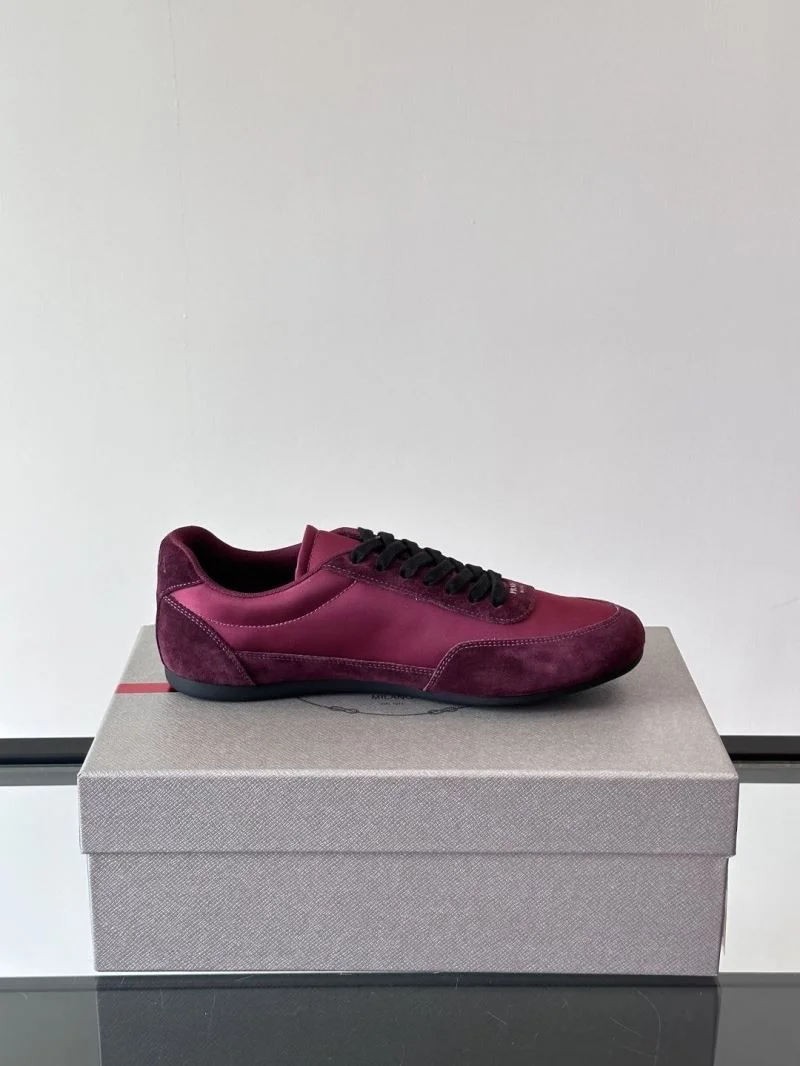 Effortless Prada Low Shoes 35511