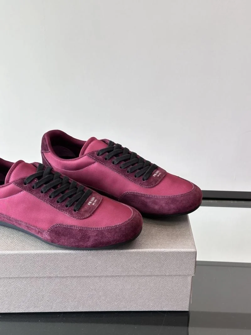 Effortless Prada Low Shoes 35511