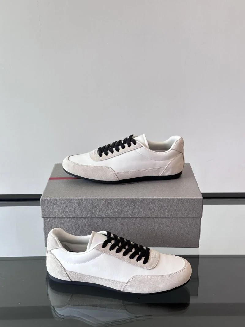 EyeCatching Prada Low Shoes 35518