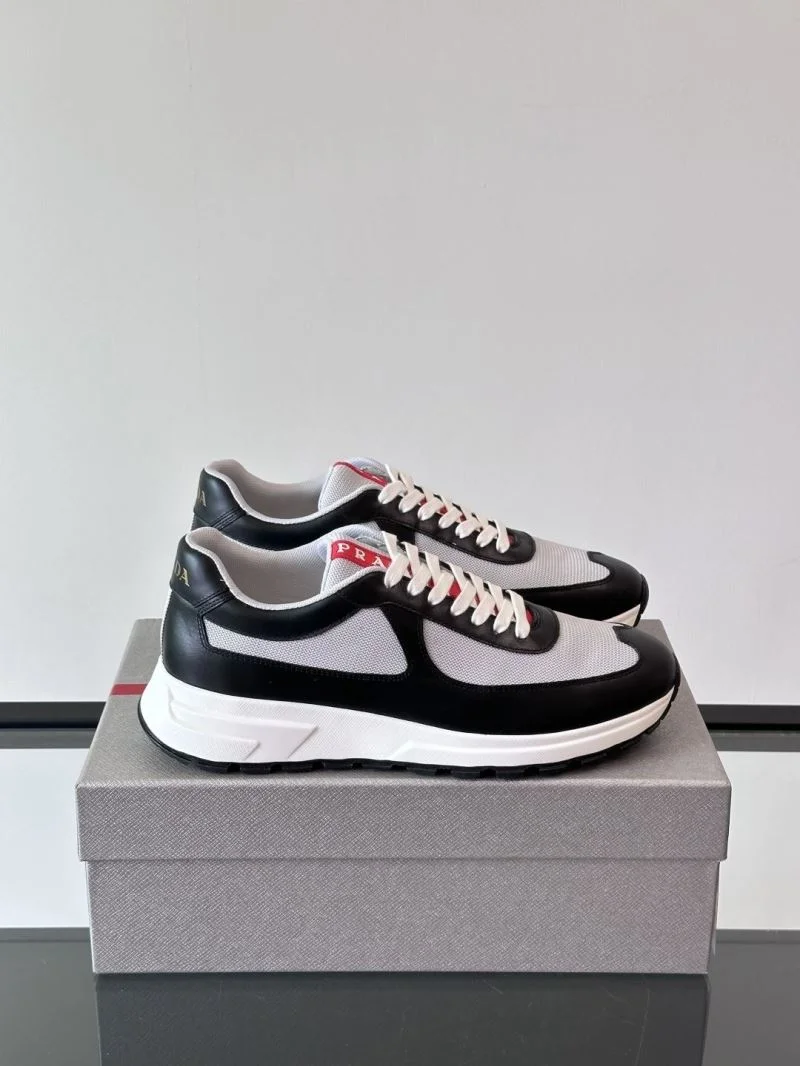 Durable Prada Low Shoes 35512