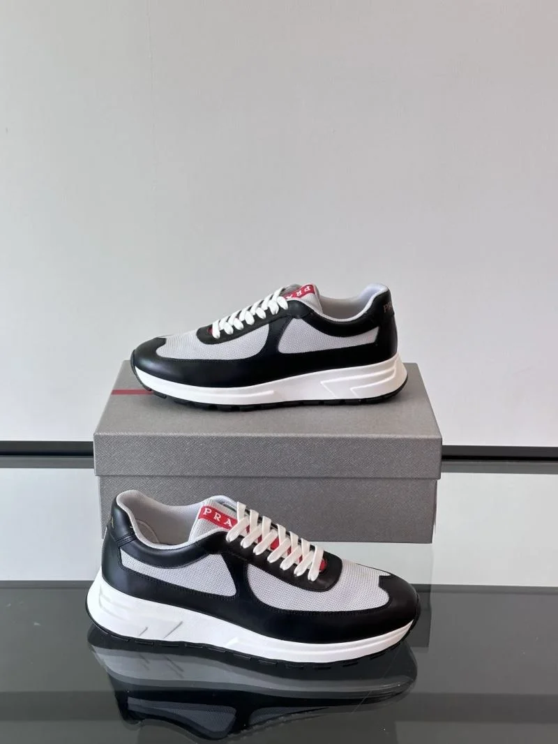 Durable Prada Low Shoes 35512