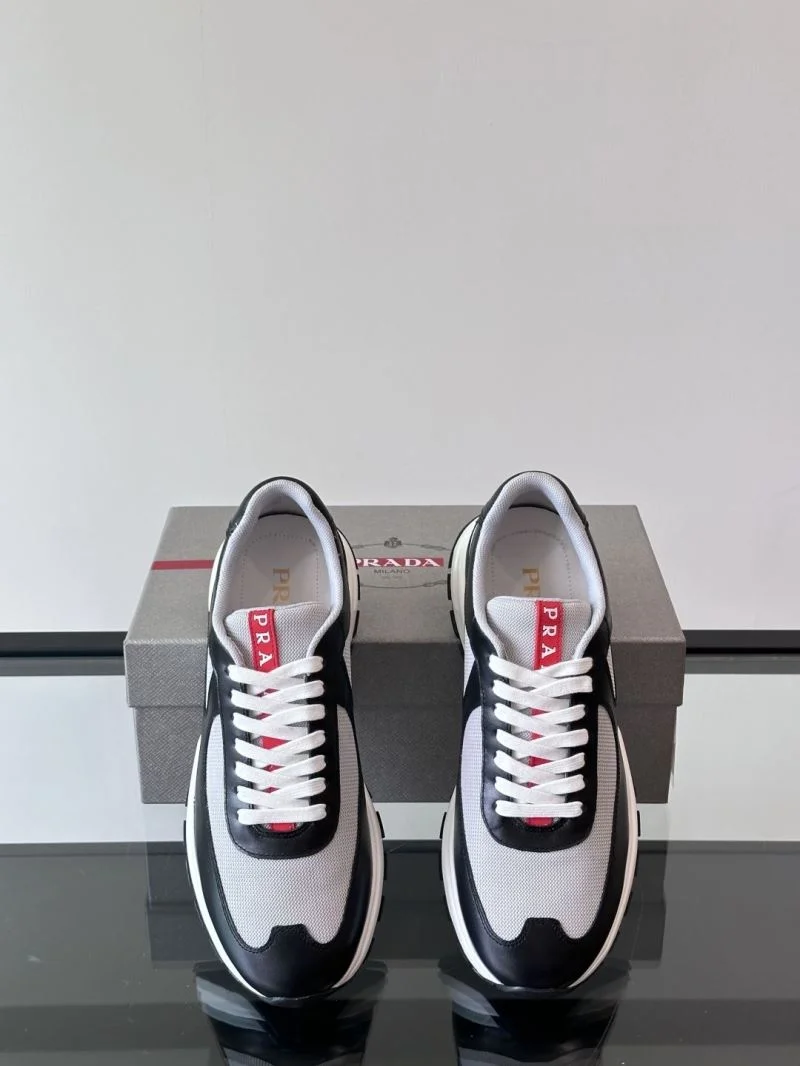 Durable Prada Low Shoes 35512