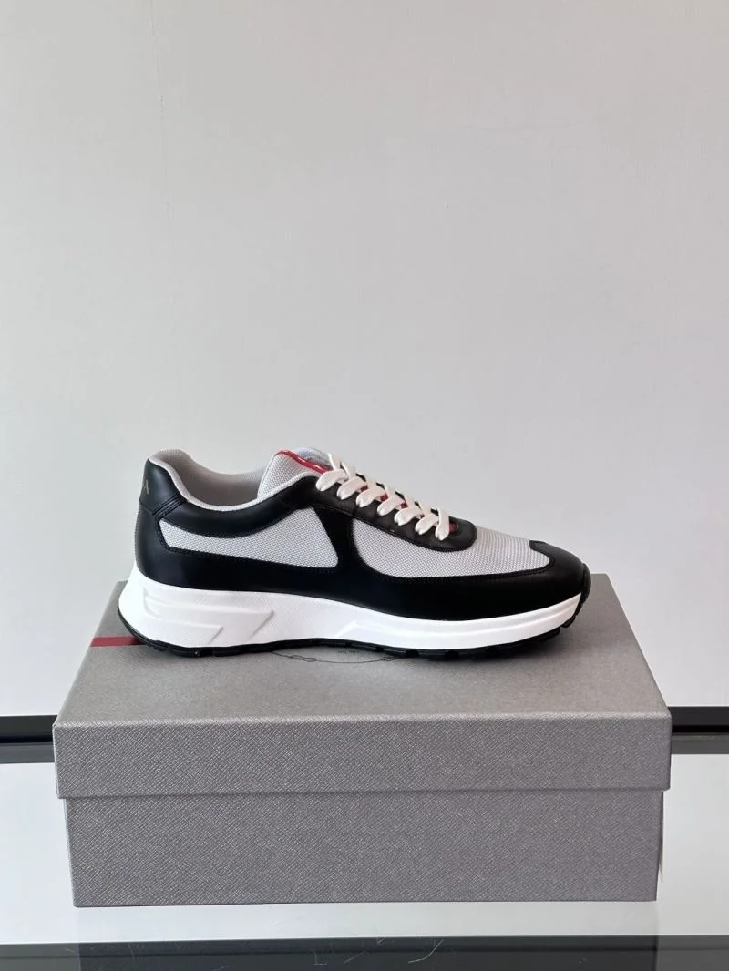 Durable Prada Low Shoes 35512