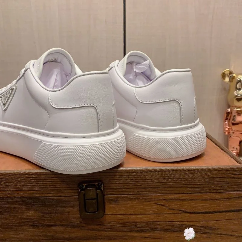 Prada Low Shoes Snug 35514