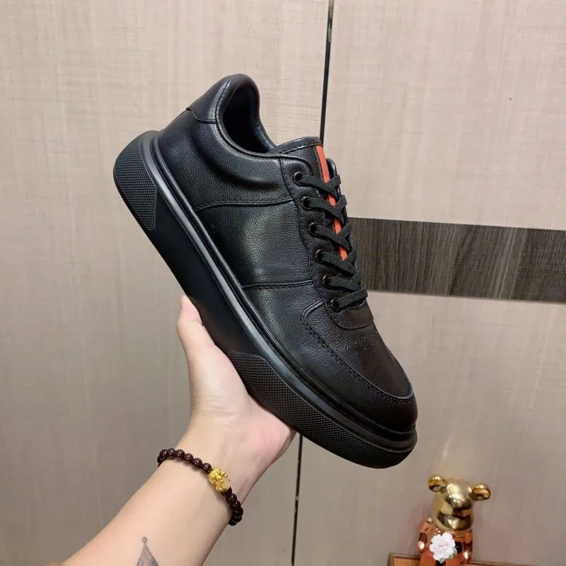 Bold Prada Low Shoes 35529