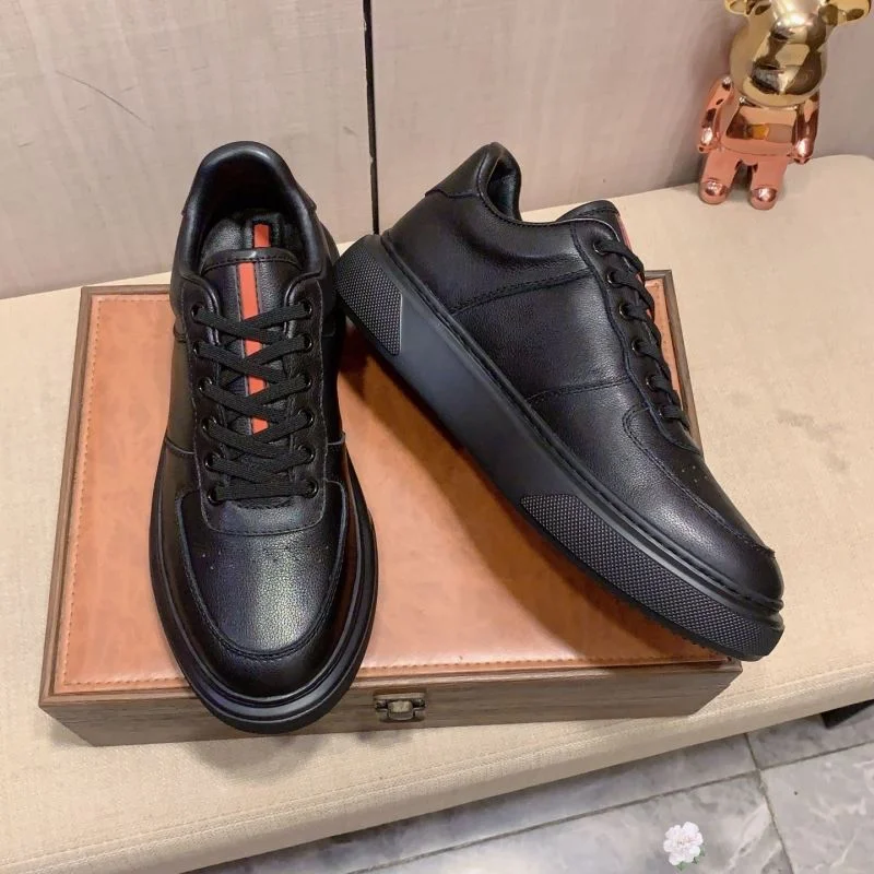 Bold Prada Low Shoes 35529
