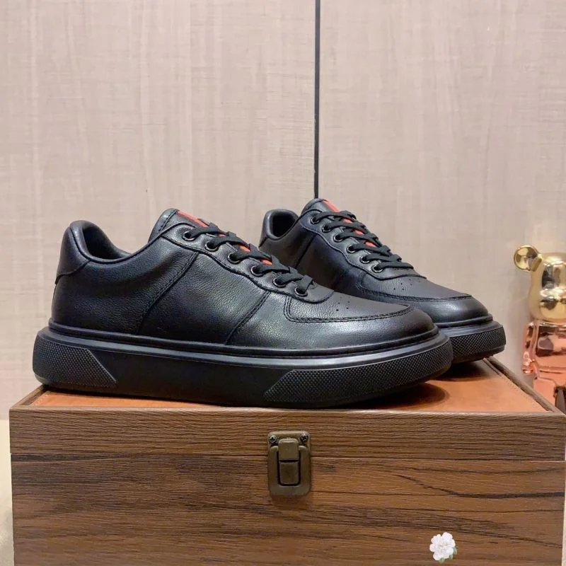 Bold Prada Low Shoes 35529