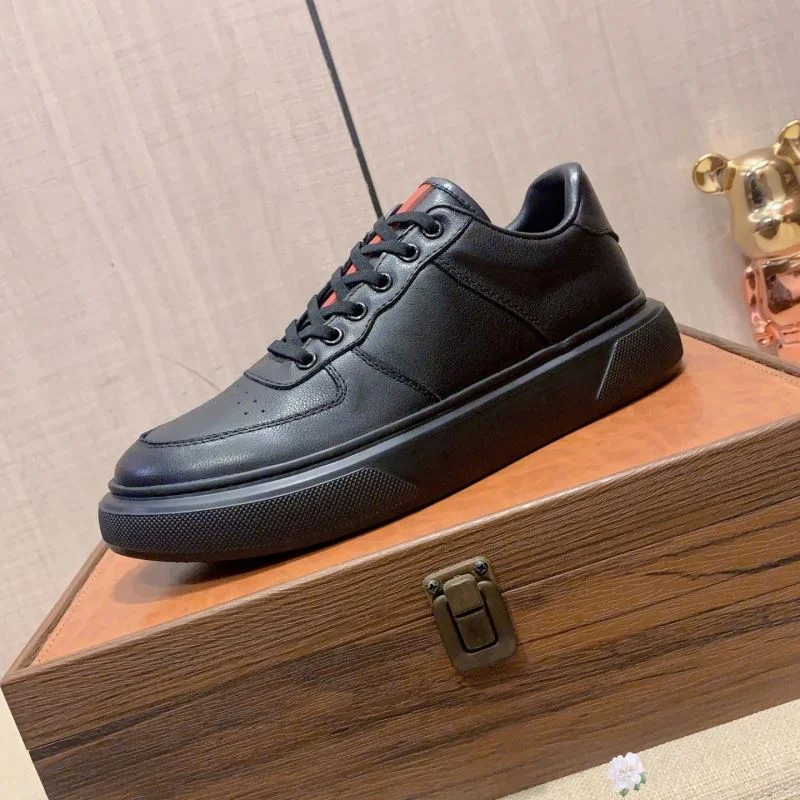 Bold Prada Low Shoes 35529