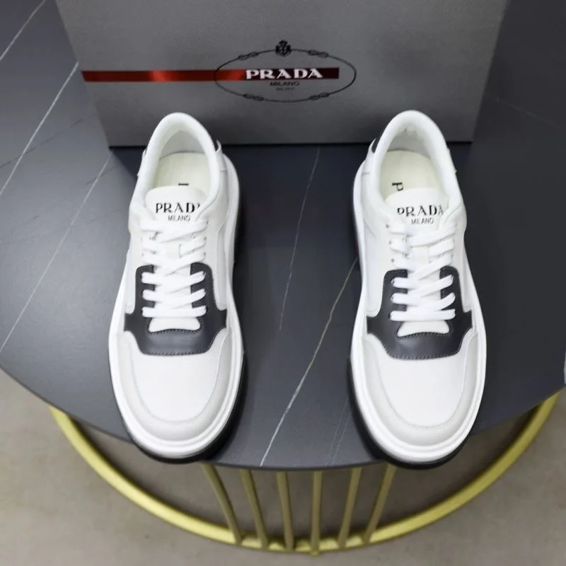 EyeCatching Prada Low Shoes 35504