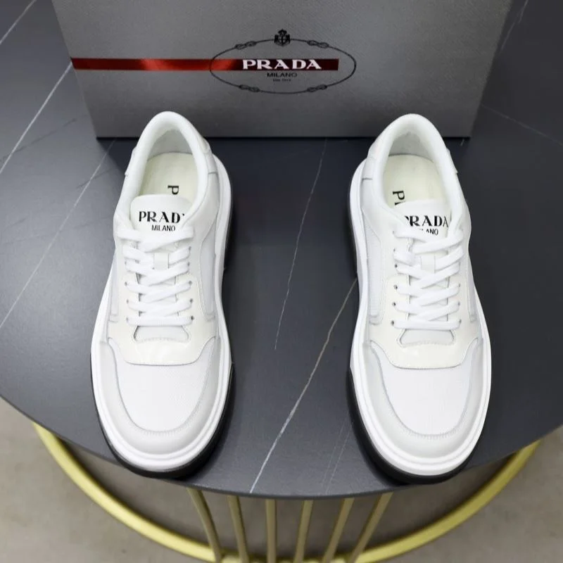 Durable Prada Low Shoes 35507