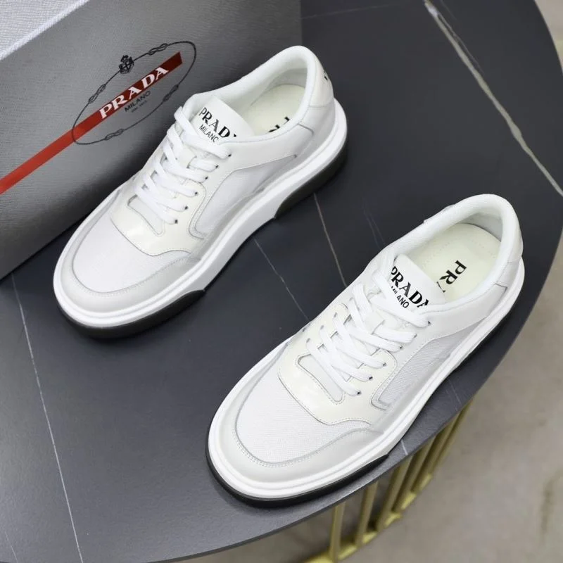 Durable Prada Low Shoes 35507