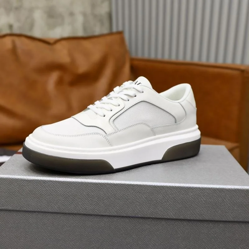 Durable Prada Low Shoes 35507