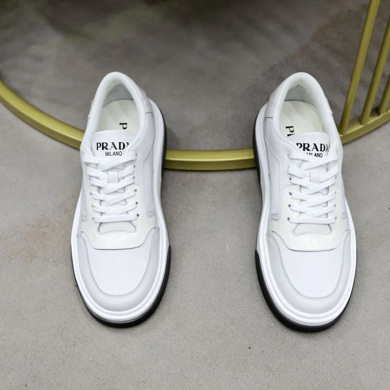 Durable Prada Low Shoes 35507