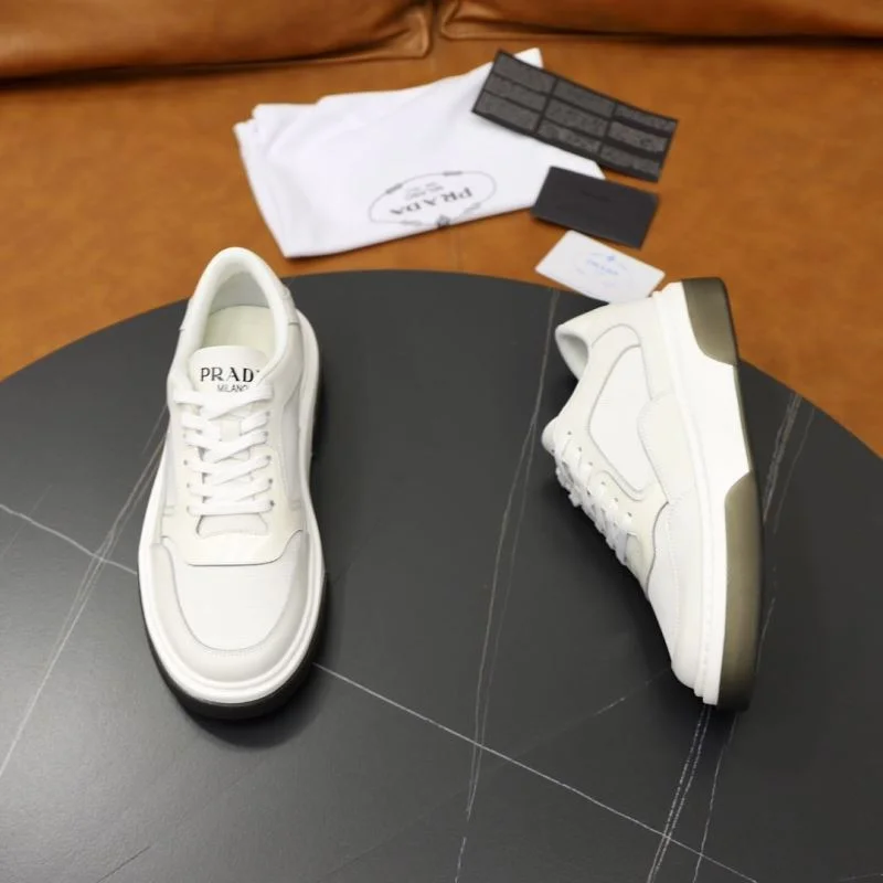 Durable Prada Low Shoes 35507