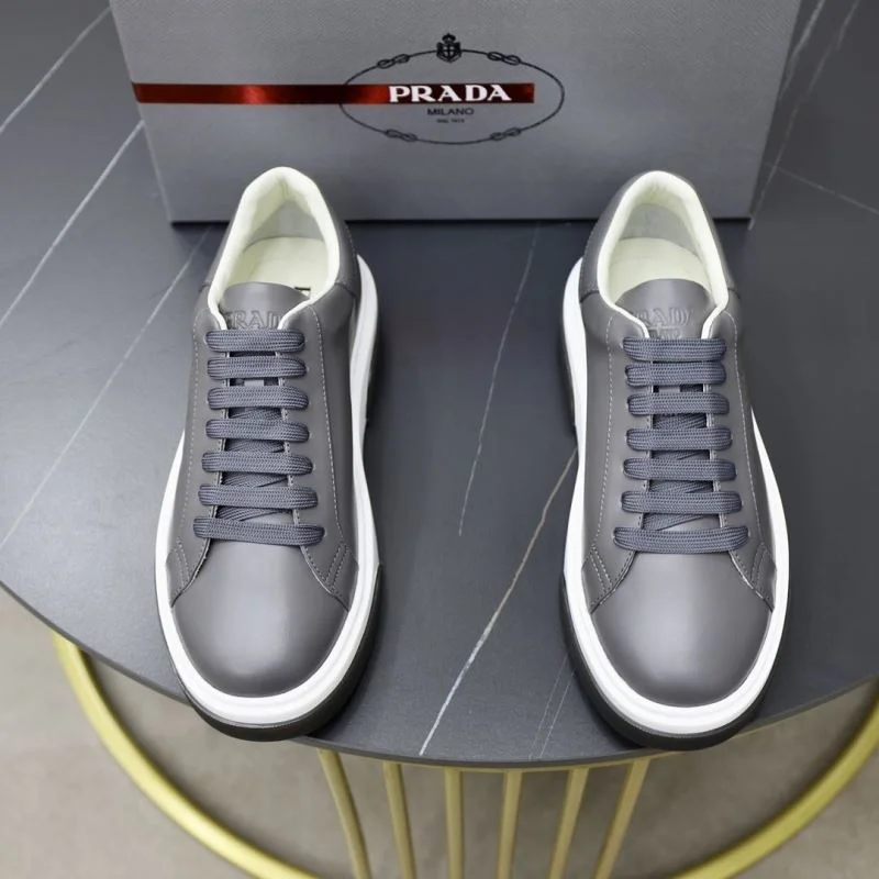 Prada Low Shoes Chic 35505