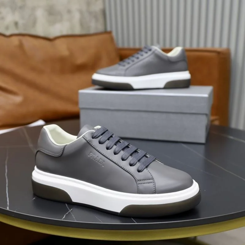 Prada Low Shoes Chic 35505