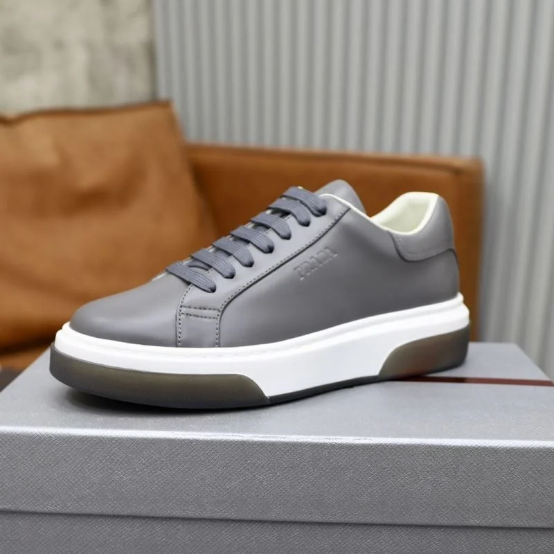 Prada Low Shoes Chic 35505