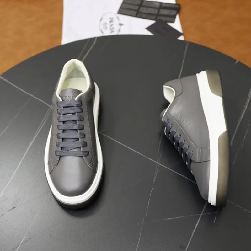 Prada Low Shoes Chic 35505