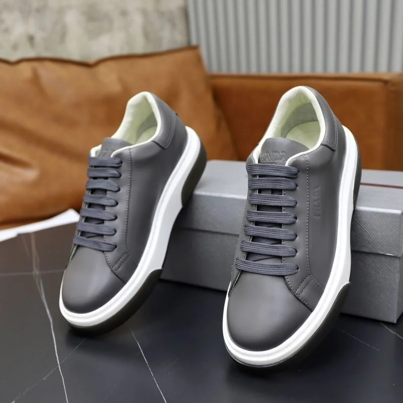 Prada Low Shoes Chic 35505