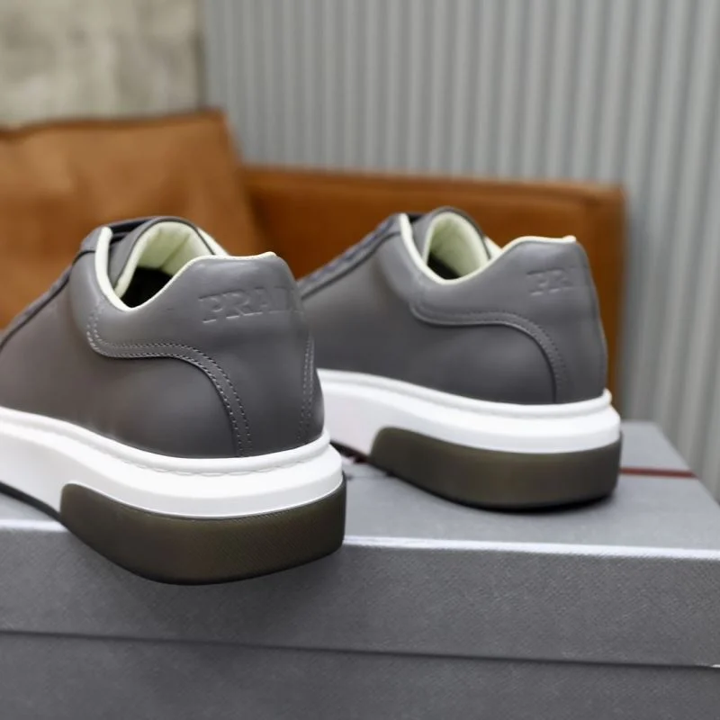 Prada Low Shoes Chic 35505