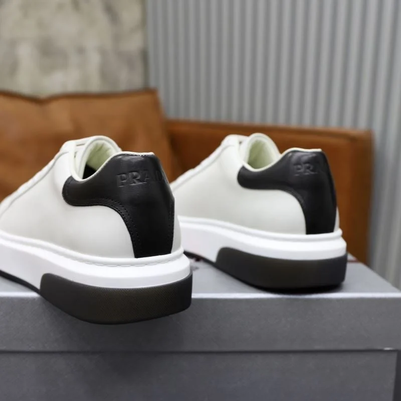 Prada Low Shoes Stylish 35503
