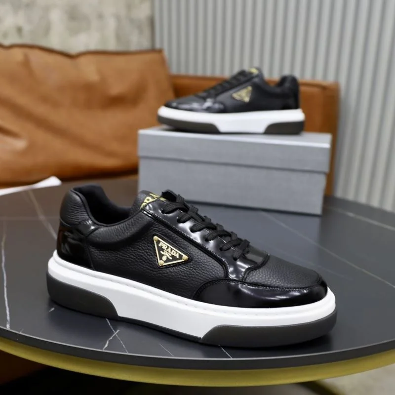 Snug Prada Low Shoes 35501